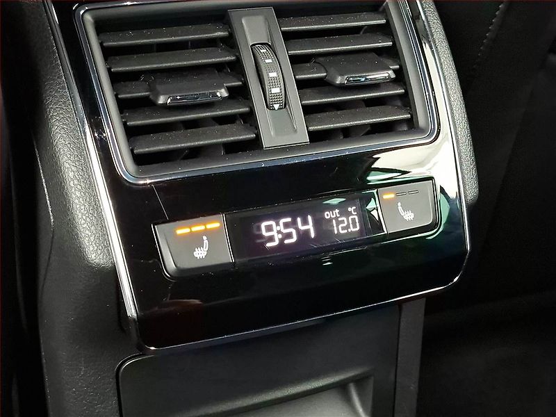 Škoda Superb (2023) 2.0 TDI - fotka 23 z 24