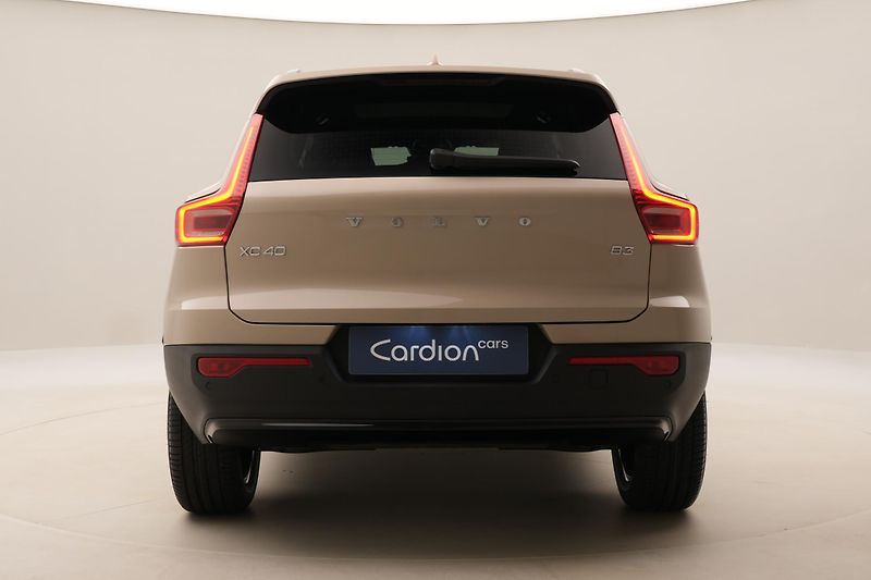 Volvo XC40 (2026) B3 AUT DARK PLUS - fotka 11 z 60
