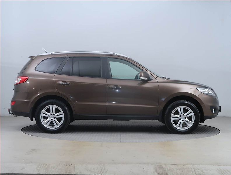 Hyundai Santa Fe (2010) 2.2 CRDi, 4X4, 7 míst - fotka 6 z 16