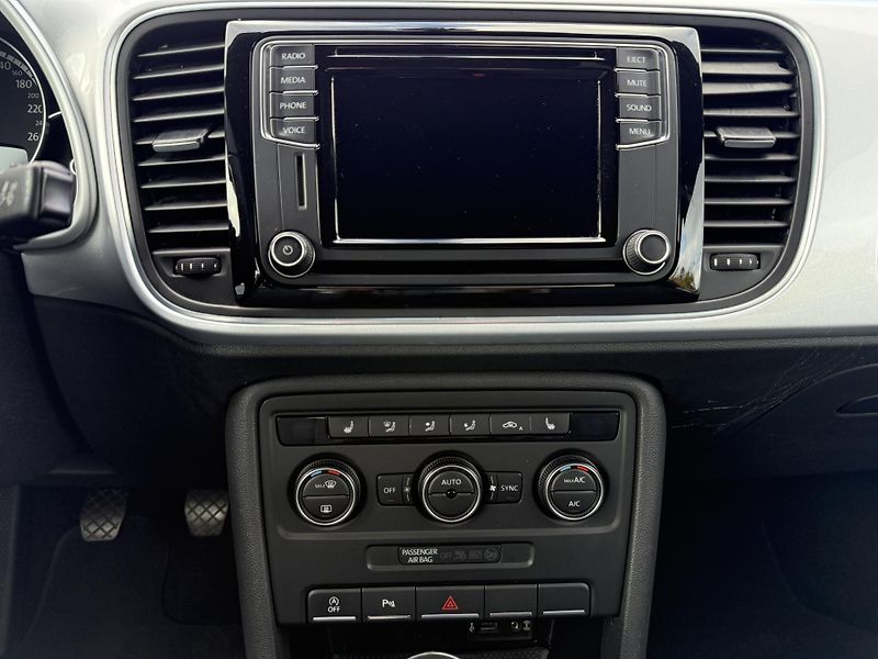 Volkswagen Beetle 1.2TSi 77kW ČR - fotka 12 z 19