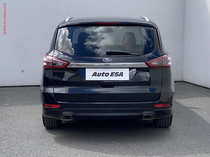 Ford S-MAX (2016) 2.0 TDCi 4x4, 7míst, AT - fotka 5 z 18