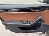 Škoda Superb 2,0 TDI DSG Combi L&K DCC+ACC - náhled 14