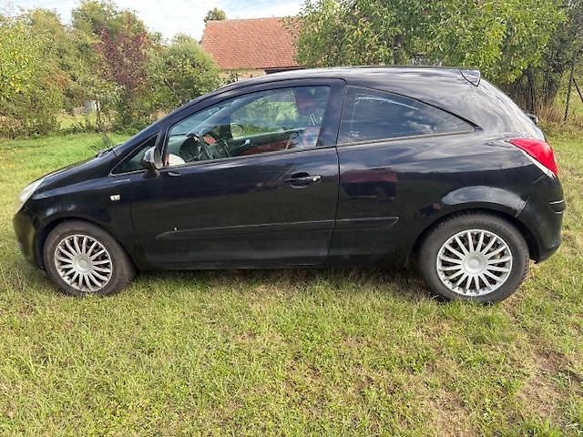 Opel Corsa (2008) - fotka 4 z 10