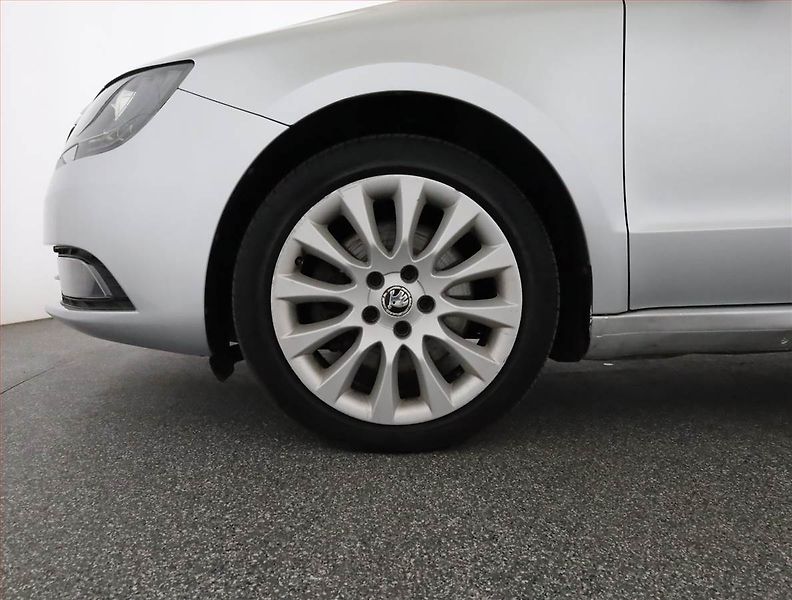 Škoda Superb (2013) Ambition 2.0 TDI, Serv.kniha - fotka 18 z 18