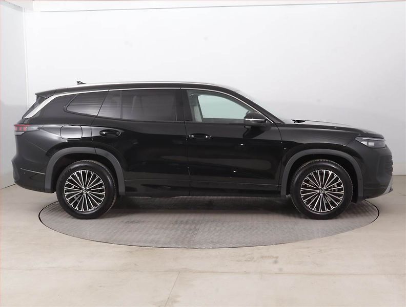 Volkswagen Tayron (2025) 1.5 eTSI - fotka 6 z 16