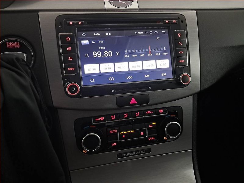 Volkswagen Passat (2011) 2.0 TDI, Navi, Xenony - fotka 12 z 16