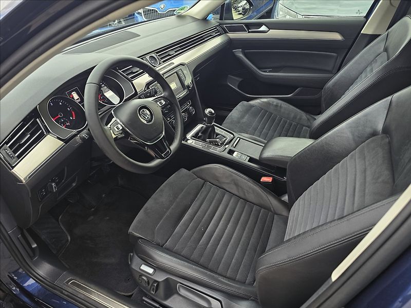 Volkswagen Passat B8 2,0 TDi 110KW Highline - fotka 11 z 45