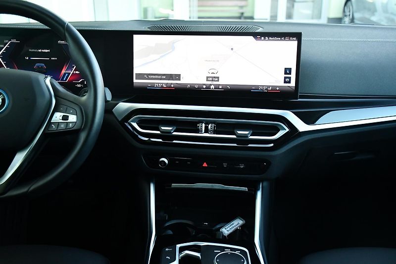 BMW i4 eDrive40 NAV REZERVACE - fotka 11 z 41