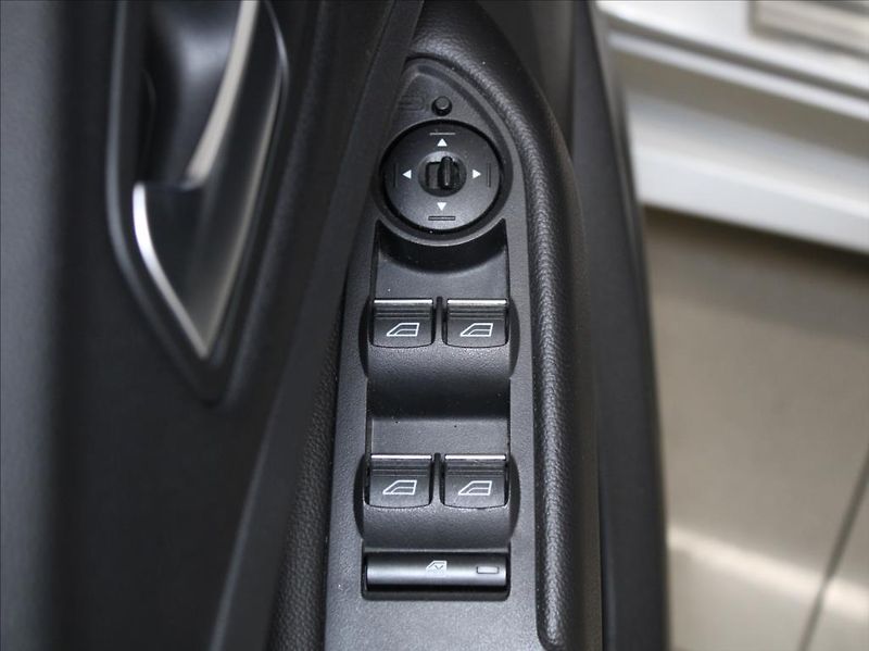 Ford Kuga 2,0 EBlue 132kW 4x4 AT ST-line - fotka 16 z 23