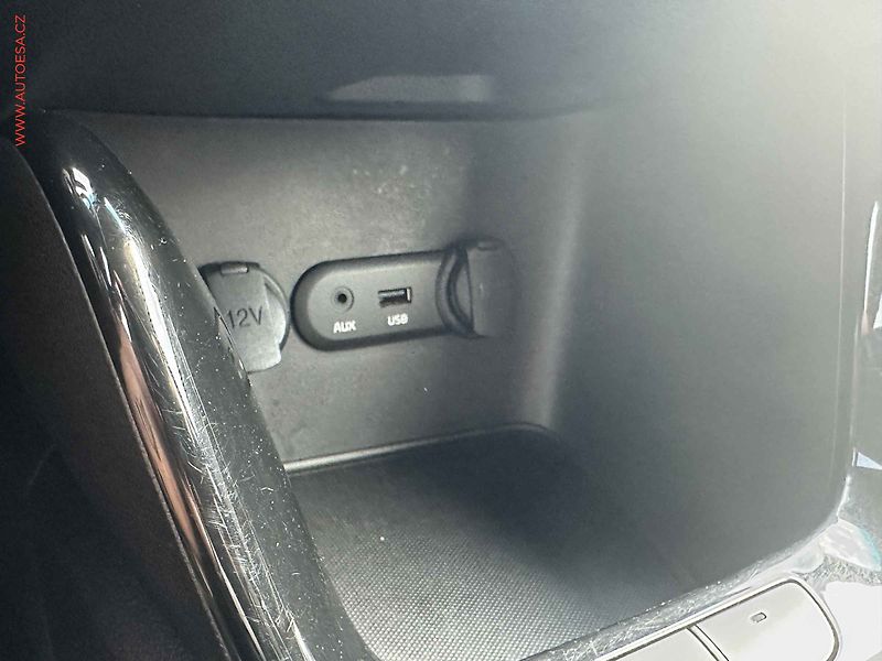 Kia Ceed (2015) 1.6CRDi, ČR, AC, TZ - fotka 18 z 19