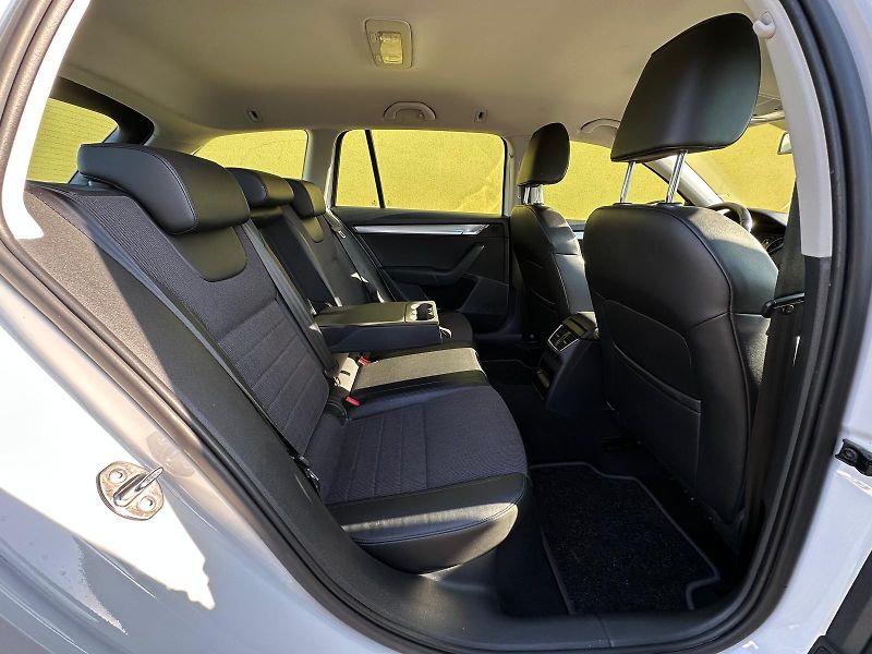 Škoda Octavia (2014) KOMBI 4x4 *1.6TDI/77kW *2.Maj - fotka 23 z 38