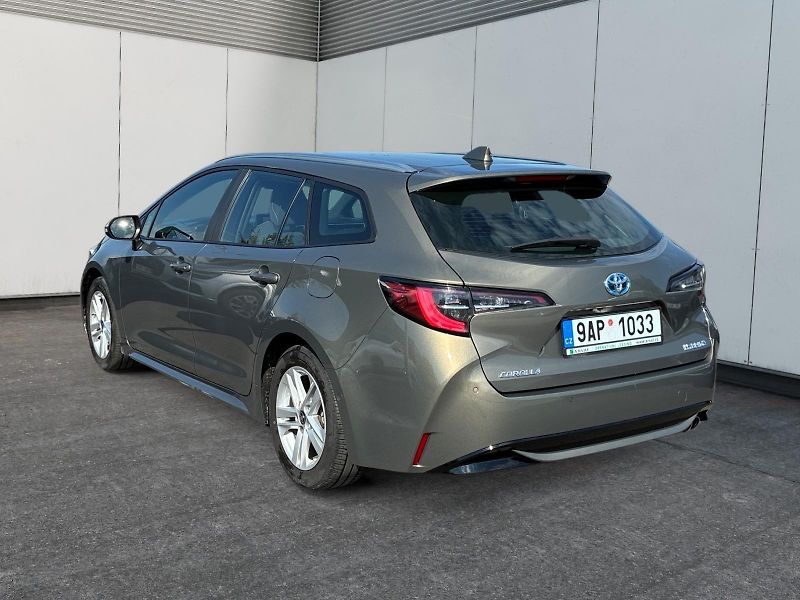 Toyota Corolla (2023) COMFORT 2.0 HYBRID 112kW CZ - fotka 4 z 11