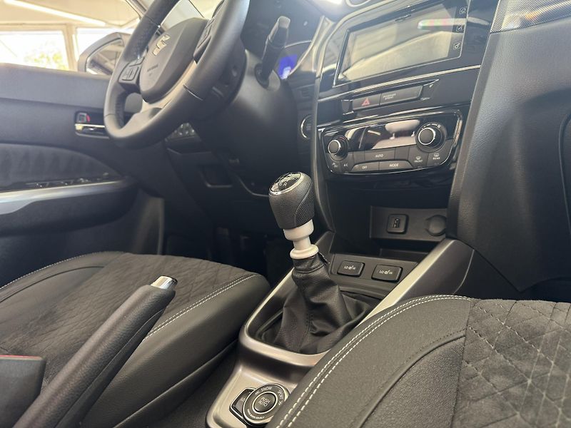 Suzuki Vitara 1,4 BoosterJet AllGrip 4x4  - fotka 12 z 23