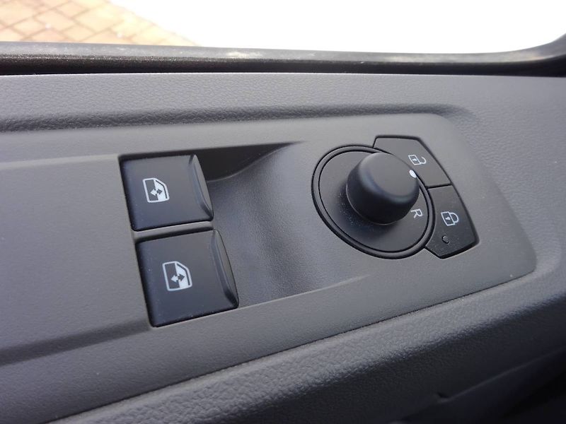 Volkswagen Transporter (2026) NOVÝ SKŘÍŇ 2.0 TDI 4M 8A DR - fotka 22 z 34