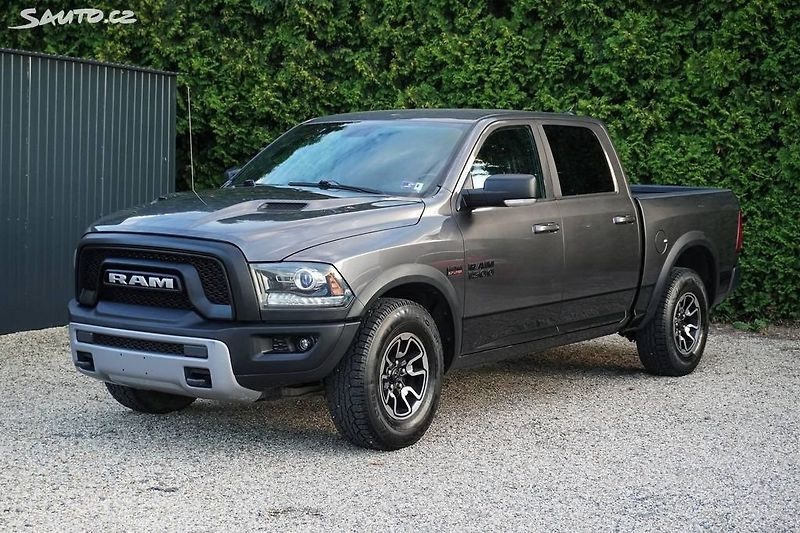 Dodge RAM (2015) 5.7 HEMI 4X4 REBEL EDITION - fotka 3 z 35