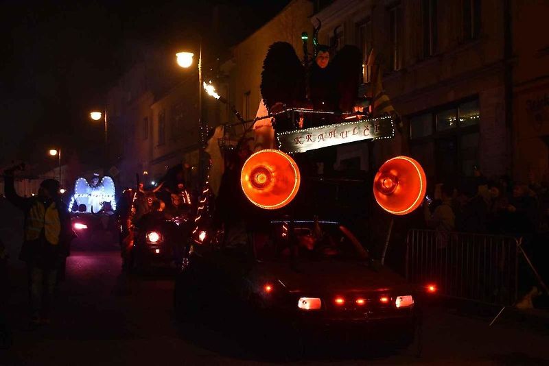 Krampusové a ďábelská vozidla