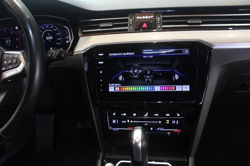 Volkswagen Passat (2023) 2.0TDI DSG Nez.Topení Display  - fotka 30 z 38
