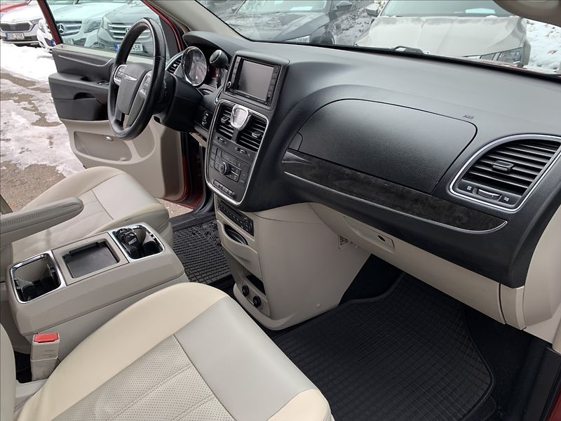 Chrysler Town & Country 3,6 i V6 7.MÍST - fotka 11 z 18