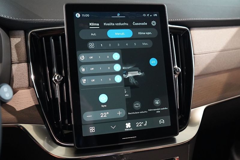 Volvo XC90 T8 PLUS Bright, Vzduch, 360° - fotka 30 z 50