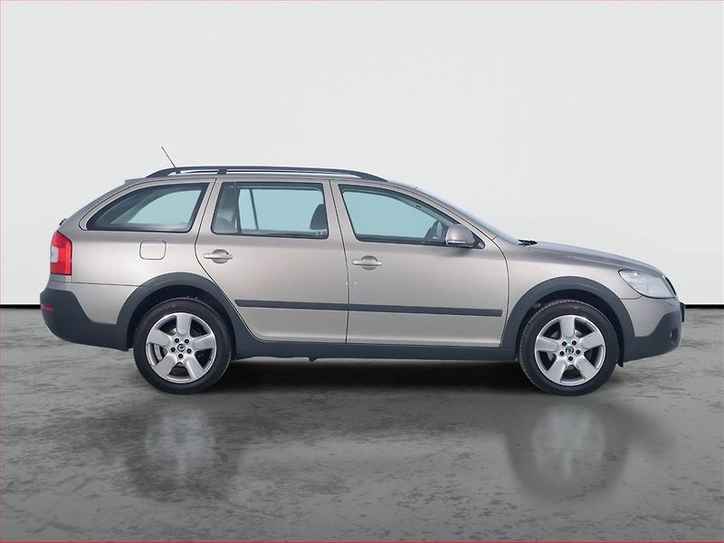 Škoda Octavia (2012) Scout 1.8 TSI, 4X4 - fotka 6 z 18