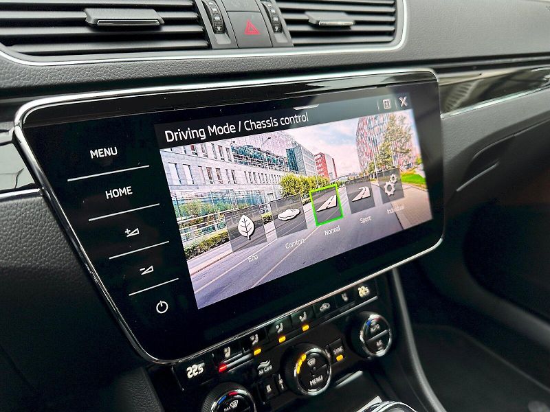 Škoda Superb (2023) 2.0 TDI 147kW L&K 4x4 DSG - fotka 17 z 28