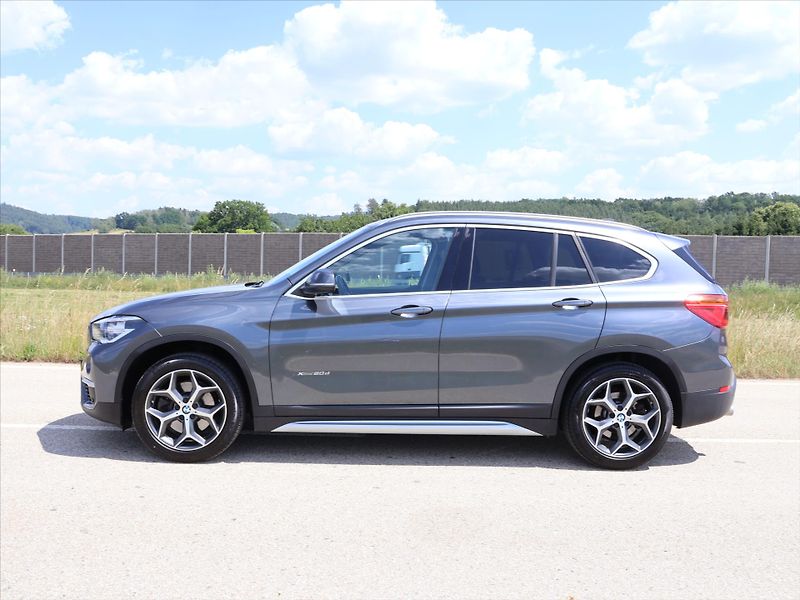 BMW X1 2,0 20d 140kW xDrive xLine CZ - fotka 4 z 27