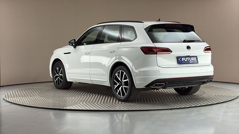 Volkswagen Touareg 3.0 TDI Tiptronic R-Line - fotka 2 z 33