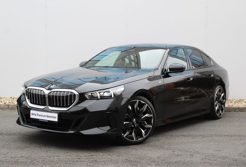 BMW Řada 5 540d xDrive Sedan - fotka 1 z 23