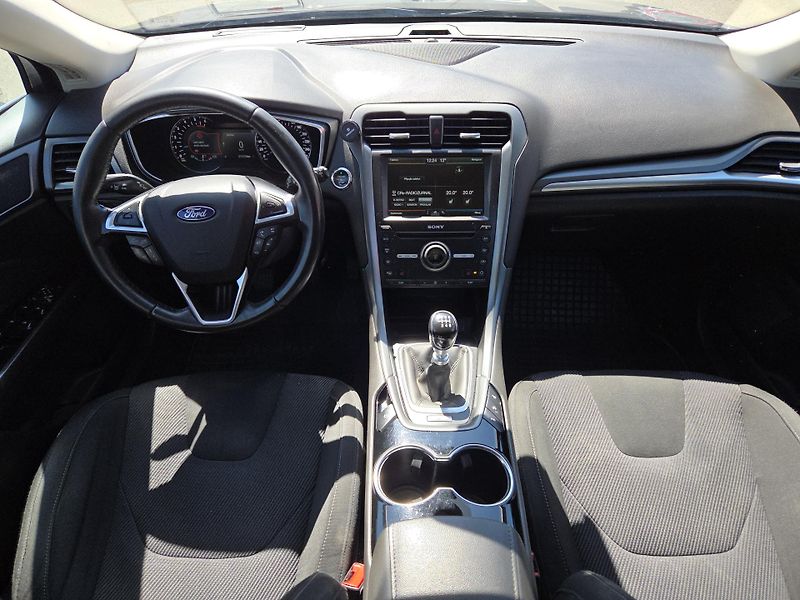Ford Mondeo (2016) 2,0TDCi 132kw kombi - fotka 8 z 11