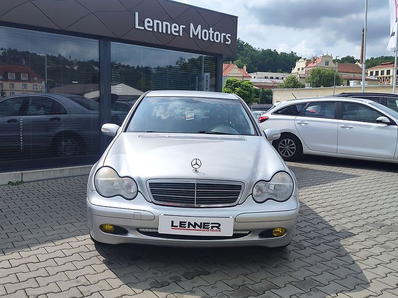 Mercedes-Benz Třídy C C200 2.0/120kW Classic - fotka 2 z 24