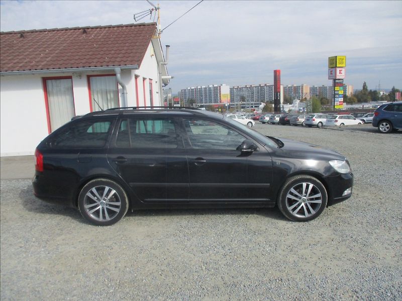 Škoda Octavia 1,4 TSI, serviska,tažné,1.maj, - fotka 5 z 32