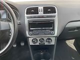 Volkswagen Polo (2014) 1.6 TDi, Life, park.asist - náhled 12