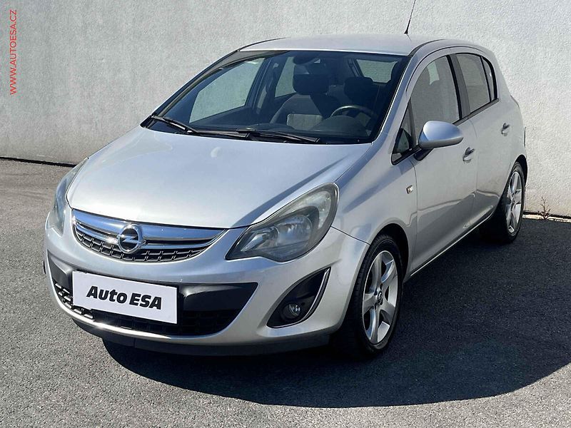 Opel Corsa (2012) 1.2 i, ČR, AC, park.asist - fotka 3 z 13
