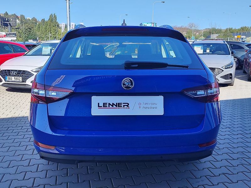 Škoda Superb 2.0 TDI/110kW Style DSG - fotka 6 z 32