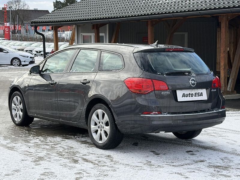Opel Astra (2016) 1.6CDTi, AC, tempo - fotka 4 z 18
