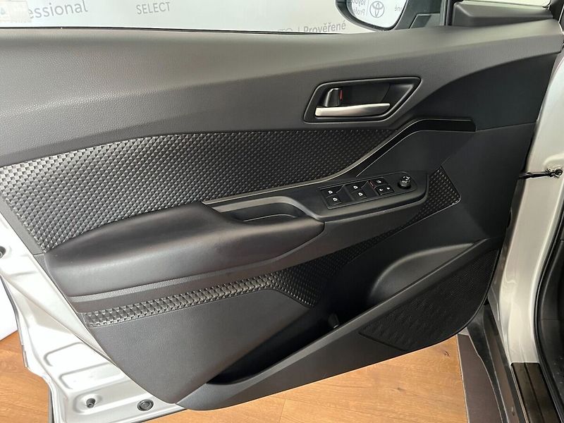 Toyota C-HR Hybrid 1.8 VVT-i E-CVT Active - fotka 11 z 26