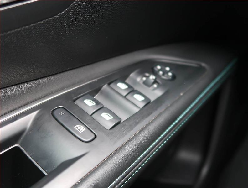 Peugeot 5008 (2021) 1.5 BlueHDi - fotka 15 z 19