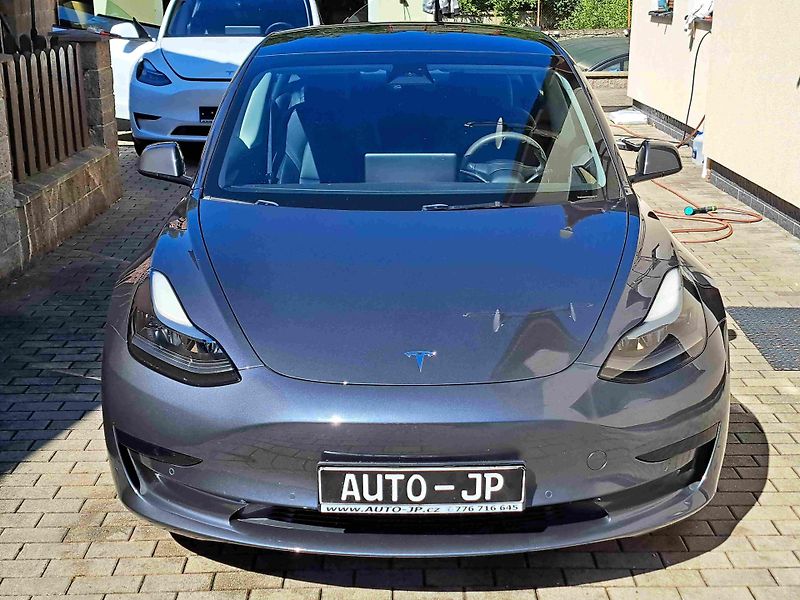 Tesla Model 3 RWD LED ACC 18ALU NAVI SOH91%  - fotka 7 z 16