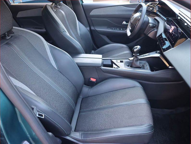 Peugeot 308 (2022) 1.2 PureTech, Serv.kniha, Kůže - fotka 9 z 18