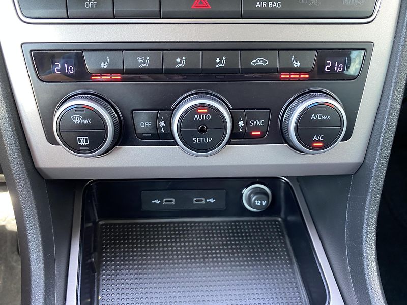 Seat Ateca 2.0TSI 140KW- DSG - LED -1xMAJ - fotka 32 z 56
