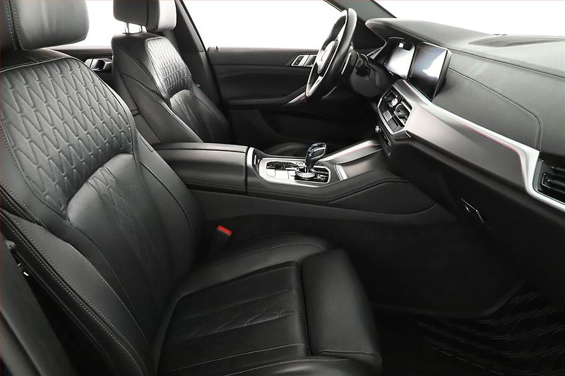 BMW X6 (2022) xDrive40i - fotka 7 z 20