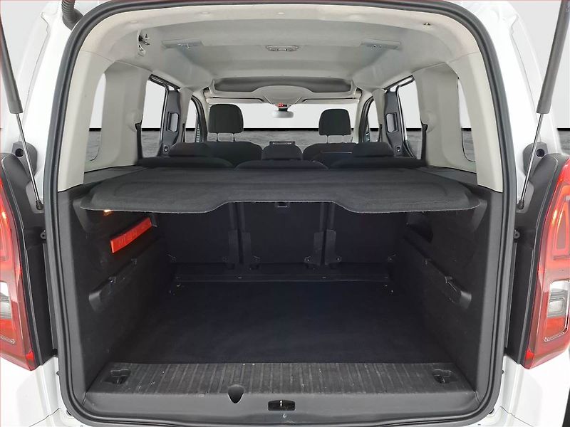 Opel Combo (2023) Elegance 1.5 CDTI, 5Míst, ČR - fotka 14 z 19