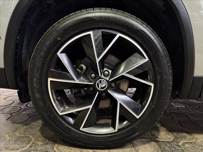 Škoda Kodiaq 1.5TSI Virtual Style LED - fotka 39 z 40