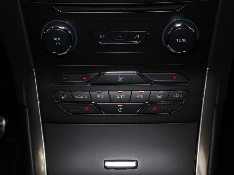 Ford S-MAX 2,5 Hybrid ST-line Výprodej! - fotka 17 z 31