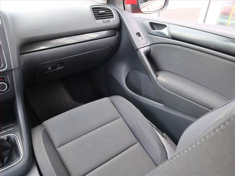 Volkswagen Golf (2011) 2.0 TDI, 4X4, Tempomat - fotka 8 z 16