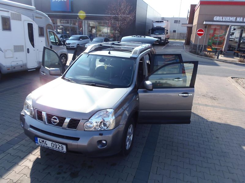 Nissan X-Trail (2010) 2.0 DCi 4x4 manuál  REZERVACE - fotka 17 z 23