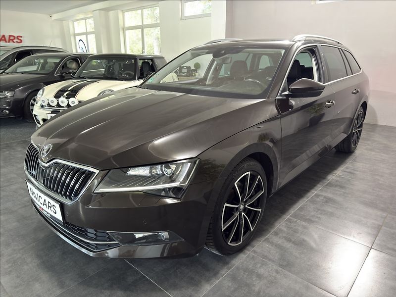 Škoda Superb 2,0   TDI 110kW STYLE 4x4 TAŽN - fotka 3 z 47