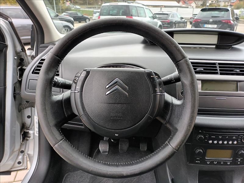 Citroën C4 1,4 i,65kw,ČR,1MAJ,KLIMA, - fotka 12 z 29