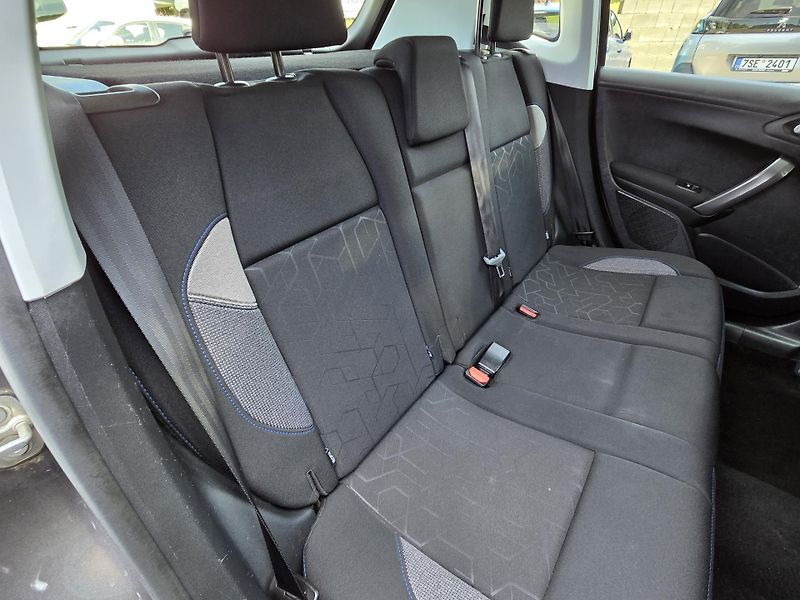 Peugeot 2008 (2019) 1.2 PT 110 ALLURE EAT6 - fotka 11 z 25