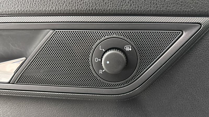 Škoda Fabia 1.0 TSI Ambition Combi - fotka 20 z 22